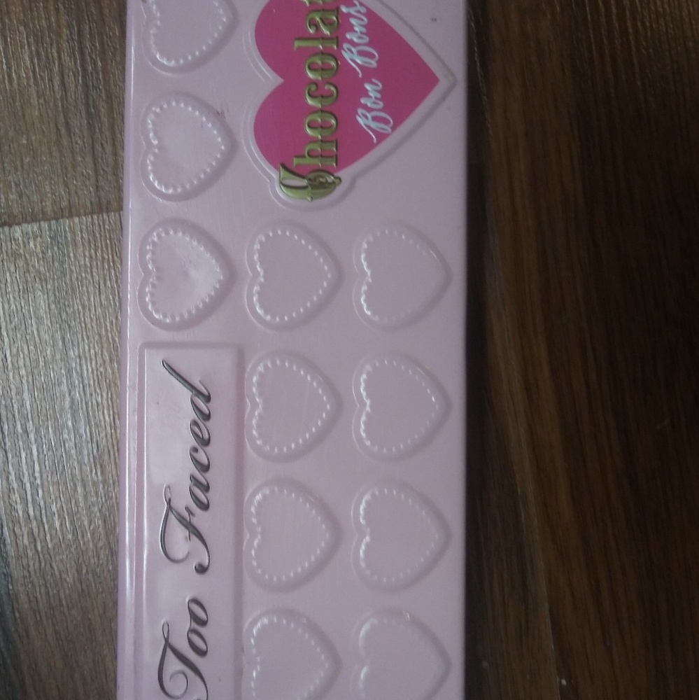 Too faces chocolate bon bon shadow palette